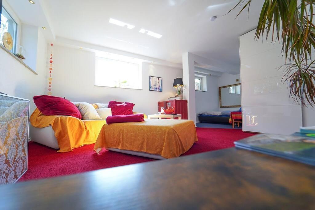 Freundliche Ferienwohnung Bad Urach Εξωτερικό φωτογραφία